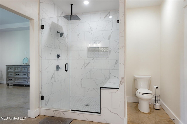 335 Aaron Rd, Sarah, MS 38665 - full bathroom with a marble finish shower, toilet, and baseboards