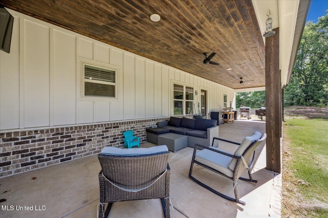 335 Aaron Rd, Sarah, MS 38665 - view of patio / terrace with an outdoor hangout area and ceiling fan