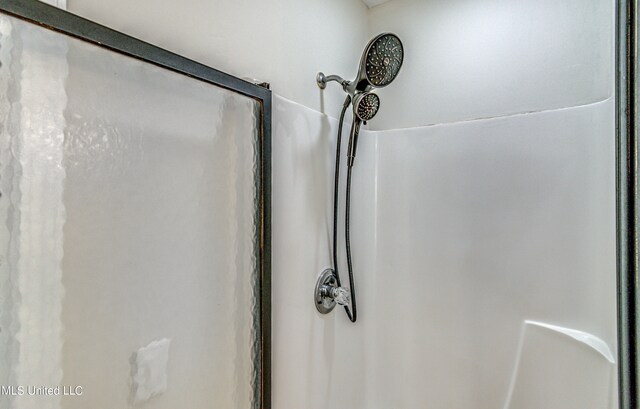 room details with walk in shower