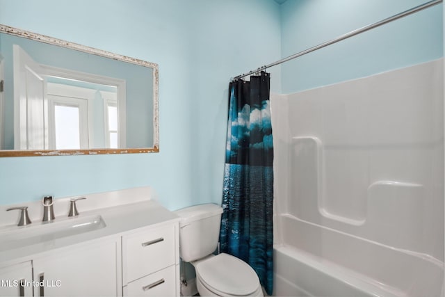 601 E Beach Blvd, Long Beach, MS 39560 - full bath featuring toilet, vanity, and shower / bath combo with shower curtain