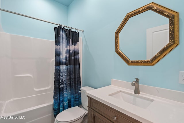 601 E Beach Blvd, Long Beach, MS 39560 - full bathroom featuring toilet, vanity, and shower / tub combo with curtain