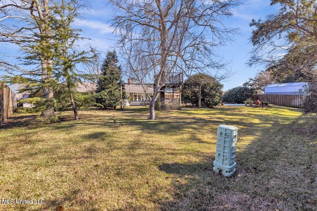 view of yard featuring fence