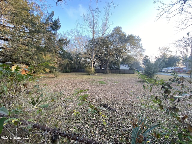 Listing photo 3 for 6924 Barnes Rd, Moss Point MS 39563