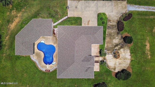 12025 Springridge Rd, Terry, MS 39170 - bird's eye view of a pool