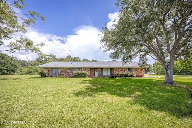 10001 Echo Glen Dr, Moss Point, MS 39562 - single story home featuring a front lawn and brick siding