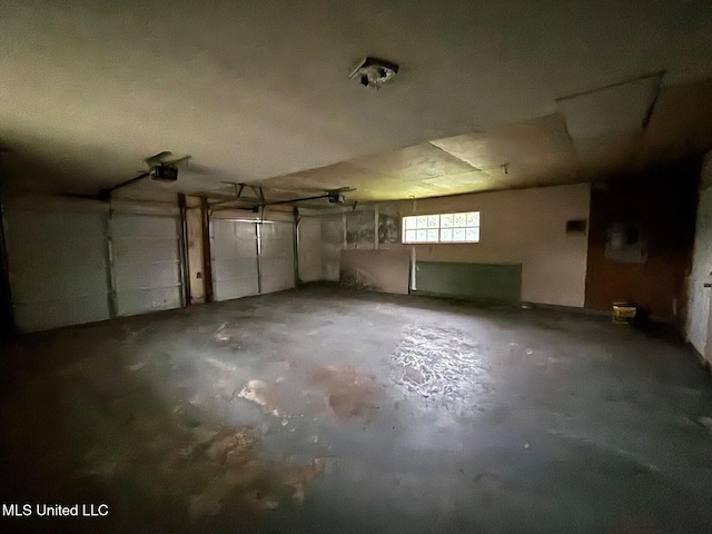 4805 Washington Ave, Gulfport, MS 39507 - basement featuring a garage