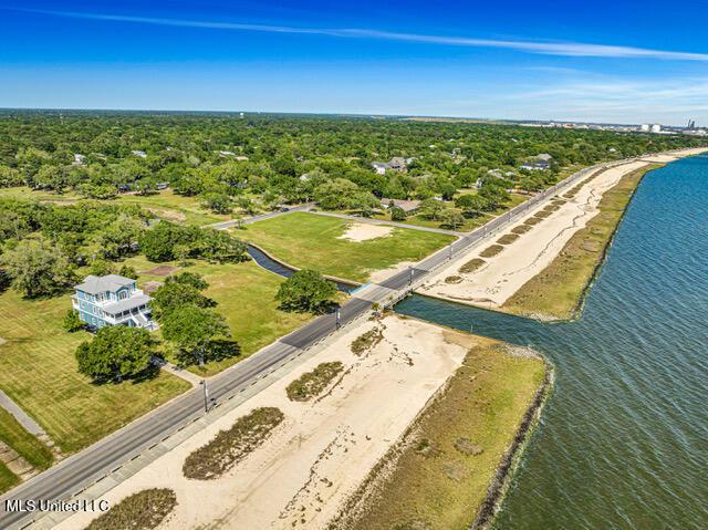 2117 Seneca Ave, Pascagoula, MS 39567
