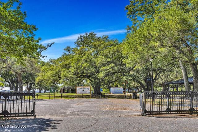 2117 Seneca Ave, Pascagoula, MS 39567