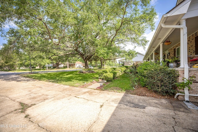 1344 Diller Rd, Ocean Springs, MS 39564 - view of grassy yard