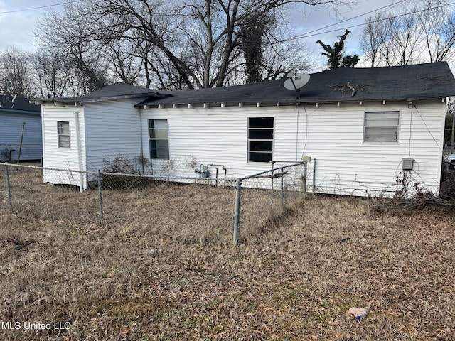 514 Lincoln Ave, Indianola, MS 38751 - back of house featuring fence