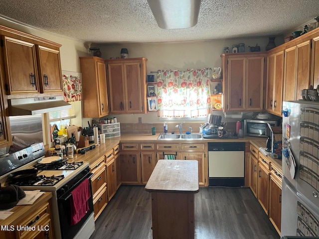 kitchen with dishwasher, white gas range oven, range hood, sink, and dark hardwood / wood-style flooring