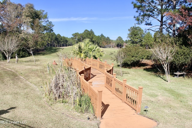 view of yard featuring a rural view