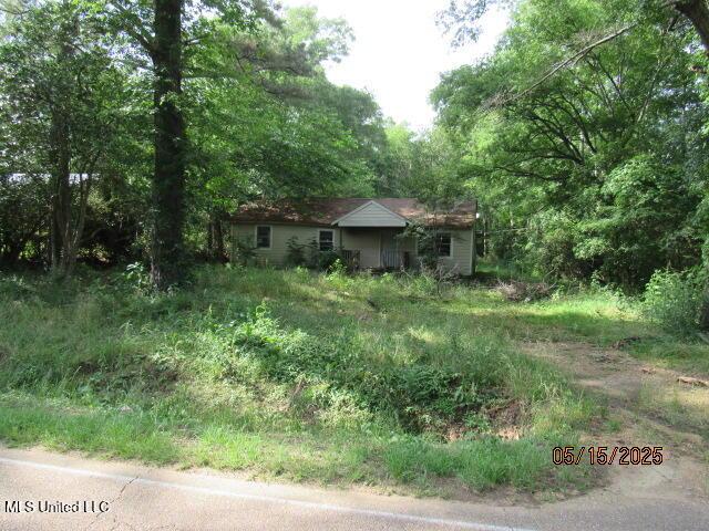 1104 Mccluer Rd, Jackson, MS 39212 - view of front of house