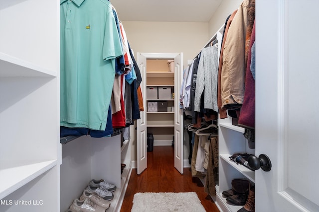 6507 Shenandoah Ln, Olive Branch, MS 38654 - walk in closet featuring wood finished floors