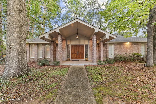 5465 Saratoga Dr, Jackson, MS 39211 - view of front facade
