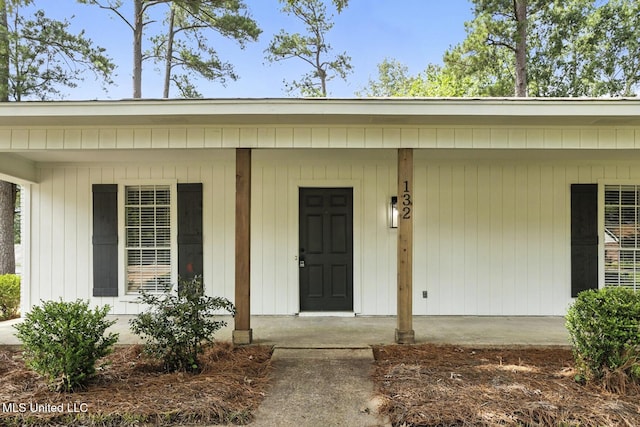 132 Bent Creek Dr, Brandon, MS 39047 - entrance to property with a porch