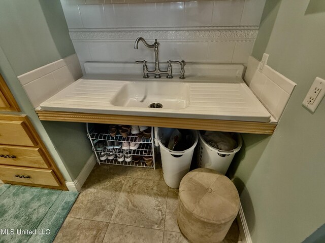 6301 Mary Mahoney Dr, Ocean Springs, MS 39564 - view of bathroom