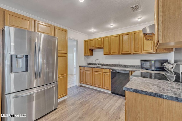 216 Buena Vista Dr, Long Beach, MS 39560 - kitchen with a sink, light wood-style floors, black appliances, visible vents, and dark countertops