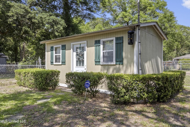 2900 7th Ave, Gulfport, MS 39501 - view of front of home with fence