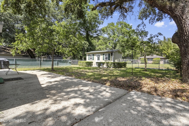2900 7th Ave, Gulfport, MS 39501 - view of yard with a patio