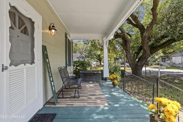 2900 7th Ave, Gulfport, MS 39501 - wooden terrace with covered porch