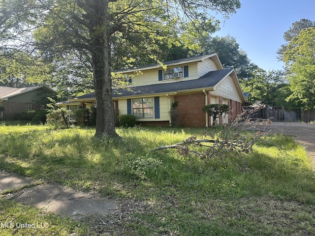 25 Oak Creek Pl, Jackson, MS 39211 - traditional-style house featuring brick siding and driveway