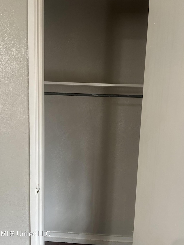 3006 Oak Forest Dr, Jackson, MS 39212 - view of closet