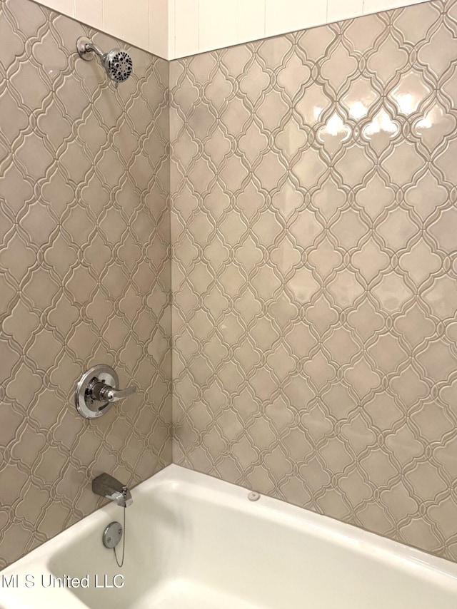 902 Washington St, Natchez, MS 39120 - full bathroom with bathing tub / shower combination