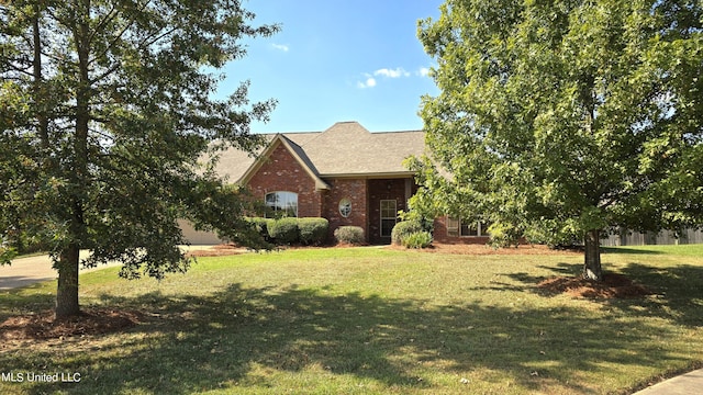 view of front facade with a front lawn