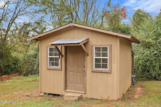 view of outbuilding