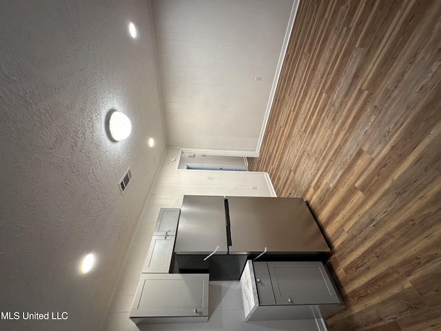138 William Mckinley Cir, Jackson, MS 39213 - kitchen with a textured wall