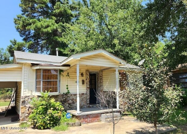 view of front of house