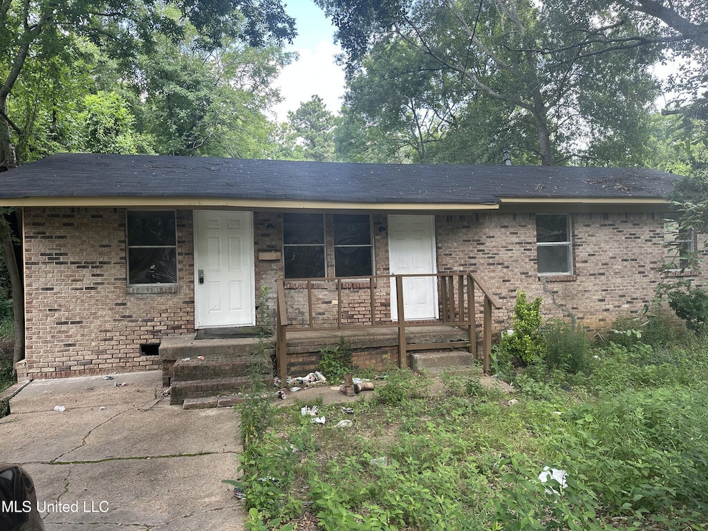 2716 Rutledge Ave, Jackson, MS 39213 - ranch-style house with brick siding and covered porch