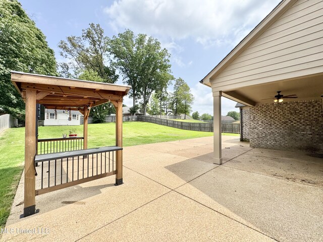 3464 Delaney Dr, Nesbit, MS 38651 - view of patio / terrace featuring ceiling fan