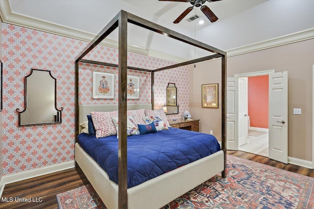 611 Berridge Dr, Ridgeland, MS 39157 - bedroom featuring wood finished floors, baseboards, and wallpapered walls