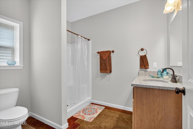 631 2nd St, Gulfport, MS 39501 - bathroom featuring vanity, curtained shower, and tile patterned flooring