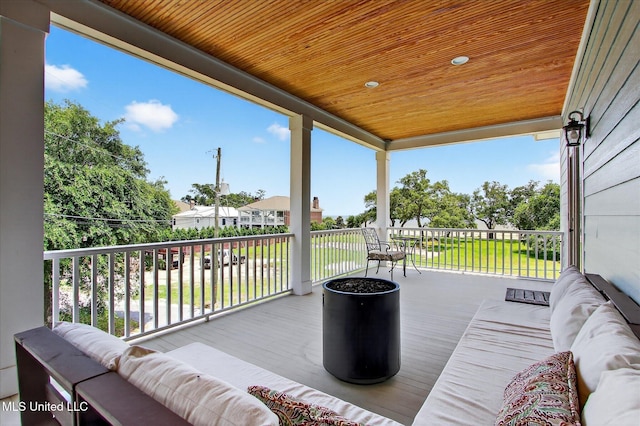 631 2nd St, Gulfport, MS 39501 - wooden terrace featuring an outdoor living space