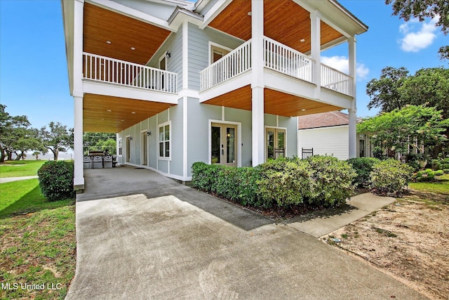 631 2nd St, Gulfport, MS 39501 - view of side of property with a balcony