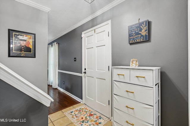 7465 Davidson Rd, Olive Branch, MS 38654 - foyer entrance with light tile patterned flooring, ornamental molding, and baseboards