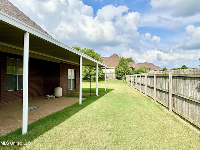 view of yard featuring fence