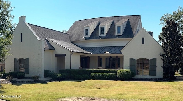 view of front of house with a front yard