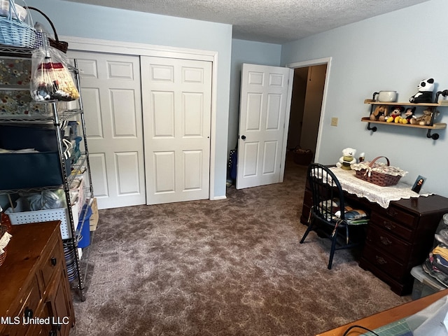 11423 High Rd, Hernando, MS 38632 - home office with carpet flooring and a textured ceiling