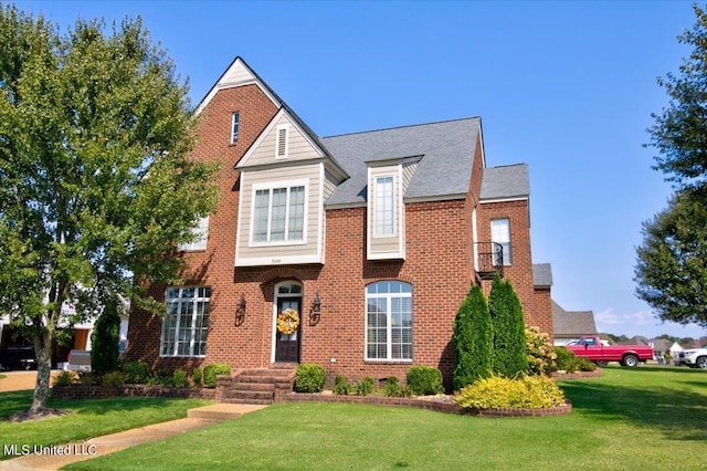 front of property with a front yard