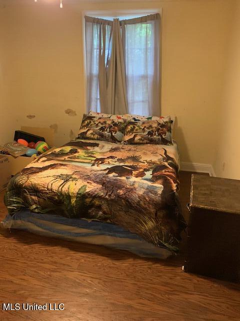 1509 Eastwood Rd, Natchez, MS 39120 - bedroom with wood finished floors