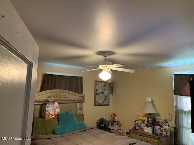 1509 Eastwood Rd, Natchez, MS 39120 - bedroom with ceiling fan