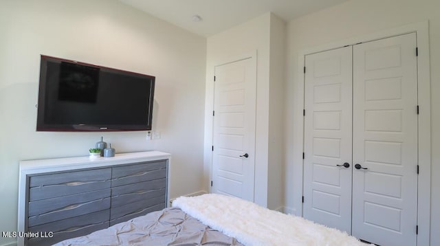 bedroom featuring a closet