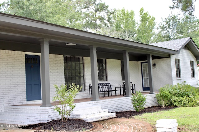 view of front of home featuring a porch