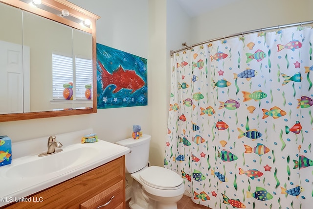 4013 Haiti St, Bay Saint Louis, MS 39520 - full bath featuring curtained shower, toilet, and vanity