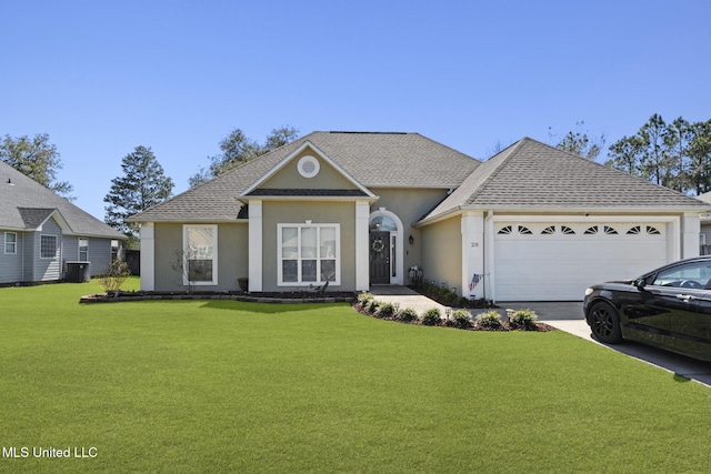 ranch-style home with an attached garage, driveway, roof with shingles, stucco siding, and a front yard