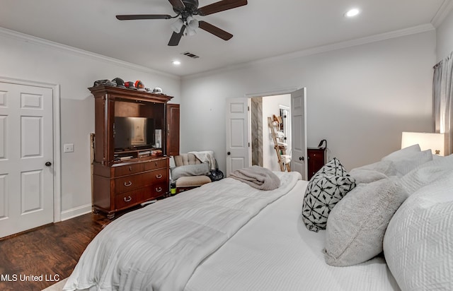 708 Oak Trl, Canton, MS 39046 - bedroom with dark wood-style floors, ornamental molding, recessed lighting, baseboards, and ceiling fan